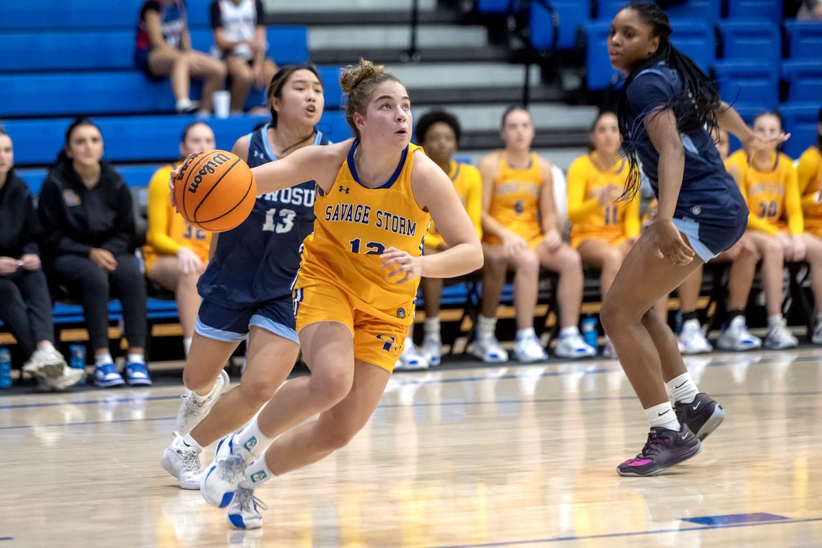 GoSoutheastern's tweet image. 📸 from Thursday night's action against Southwestern.

#TakeCover | @SavageStormWBB