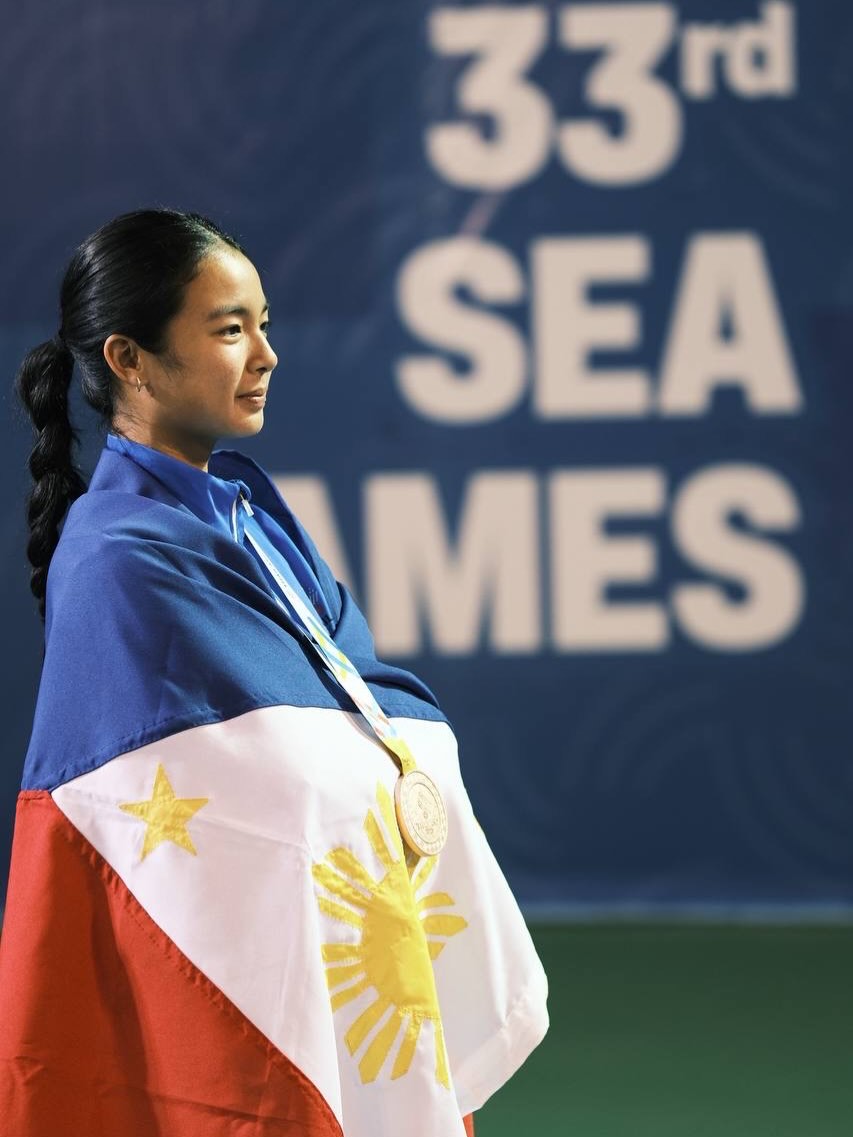 lerreyn's tweet image. Pasalubong sa bayan mula kay Alex Eala. 🥇

📸 alex.eala IG update