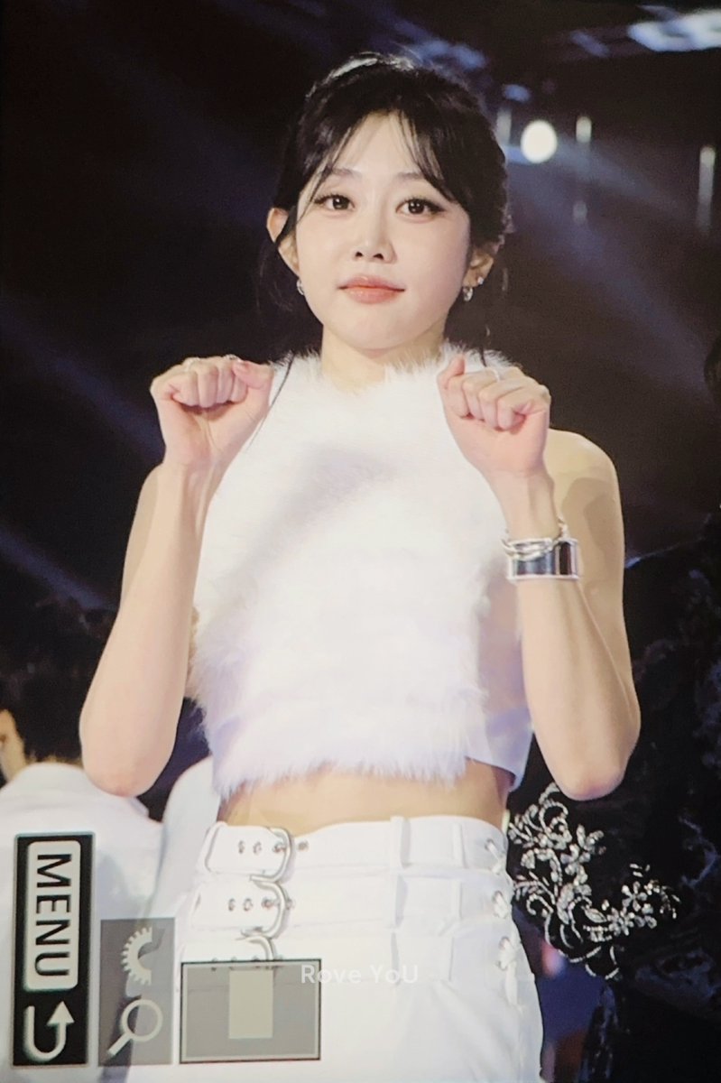 251219 가요대축제 

지수님 용안이 

#서지수 #러블리즈 
#Lovelyz #SEOJISOO #JISOO