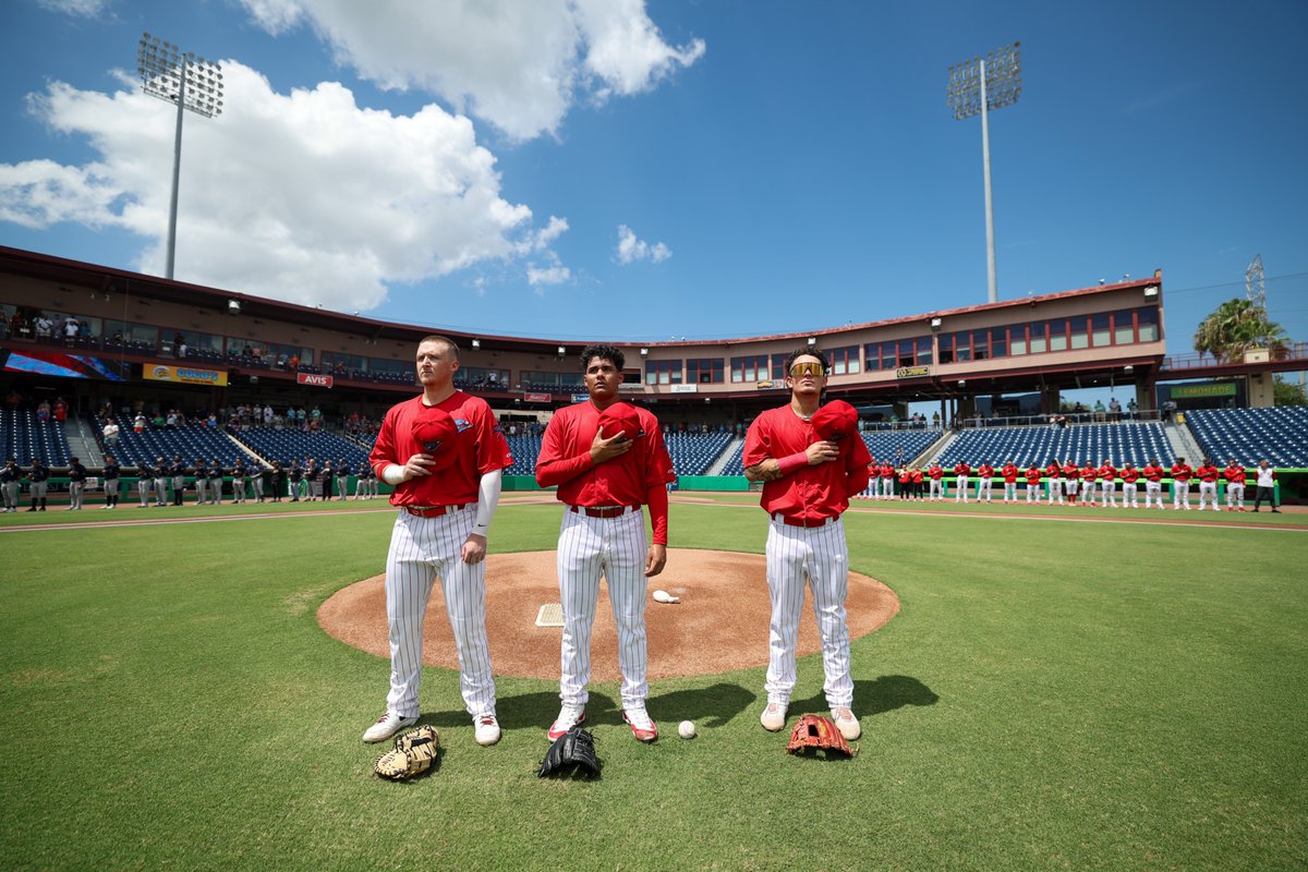 Threshers's tweet image. It's the First Day of Winter, but it's (almost) always sunny and 75° in Thresherville ☀️