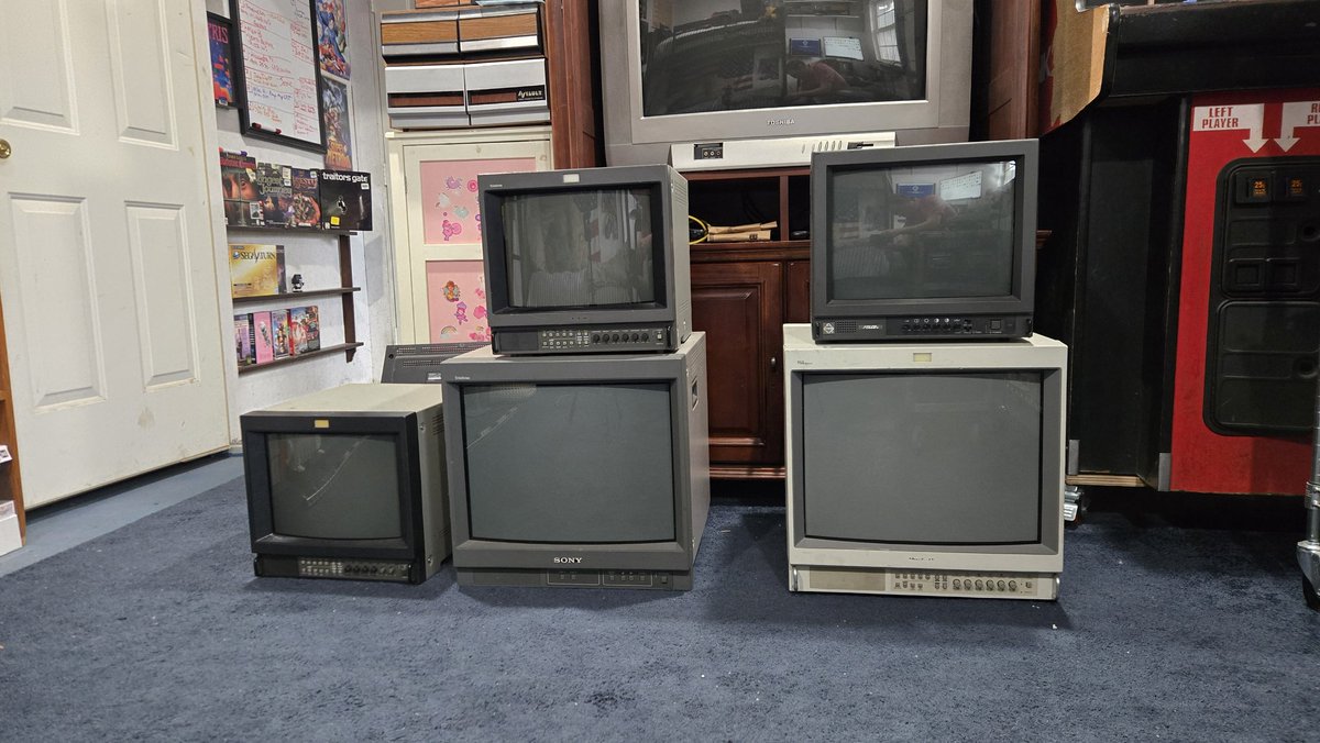 retro_tech_usa tweet media