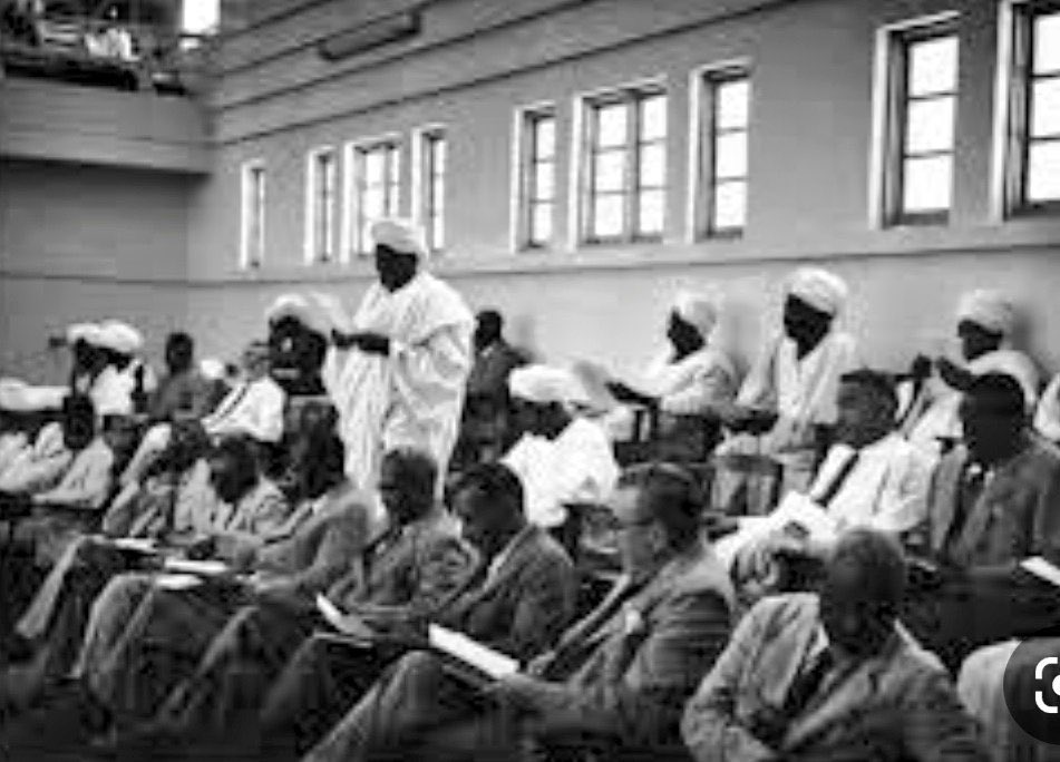 يوافق اليوم ذكرى إعلان استقلال السودان 🇸🇩 من داخل البرلمان، وذلك يوم الاثنين 19-12- 1955م
عقب اجتماع مجلس النواب في جلسته رقم (43) عند الساعة العاشرة صباحًا.

• تم الإعلان عبر اقتراح تقدّم به النائب عبد الرحمن دبكة، وتبنّاه بالإجماع النواب، ومنهم إسماعيل الأزهري ومحمد أحمد