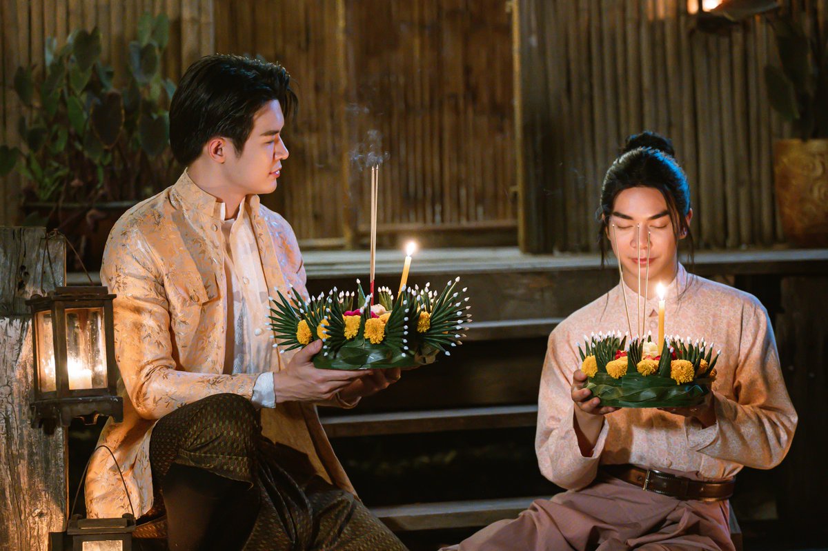 ขอพรเร็วมาก มองเหมือนให้หน้าแก้วตา manifest เลยขอรับ555555

BLB UNDER MOONLIGHT 
#อสงไขยตอนที่7