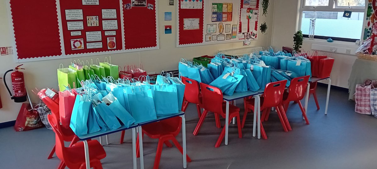 Thank you to Exodus Youth Work for being so generous once again! Mr &amp; Mrs Beckford picked up 120 Bags of Kindness this morning! ❤️