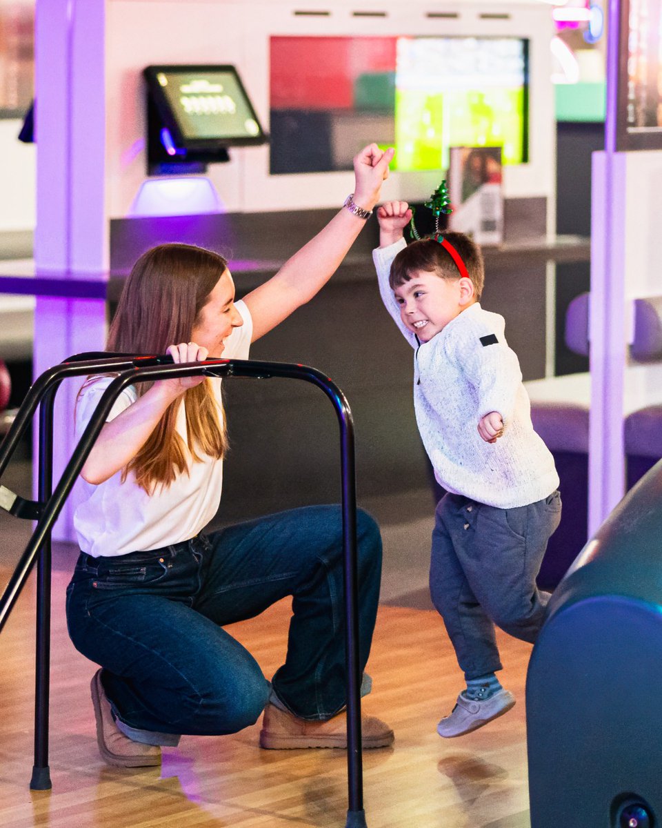 🎄✨ School’s out and the festive fun is in full swing!

Make this Christmas holiday magical at Parrs Wood...
🎳 Jingle bowls at <a href="/Tenpin_Bowling/">Tenpin Bowling</a>
🍿 Christmas magic at @Cineworld
🔥 Festive feasts at <a href="/NandosUK/">Nando's</a>

See our Christmas guide here 👇
bit.ly/4j9c2nW