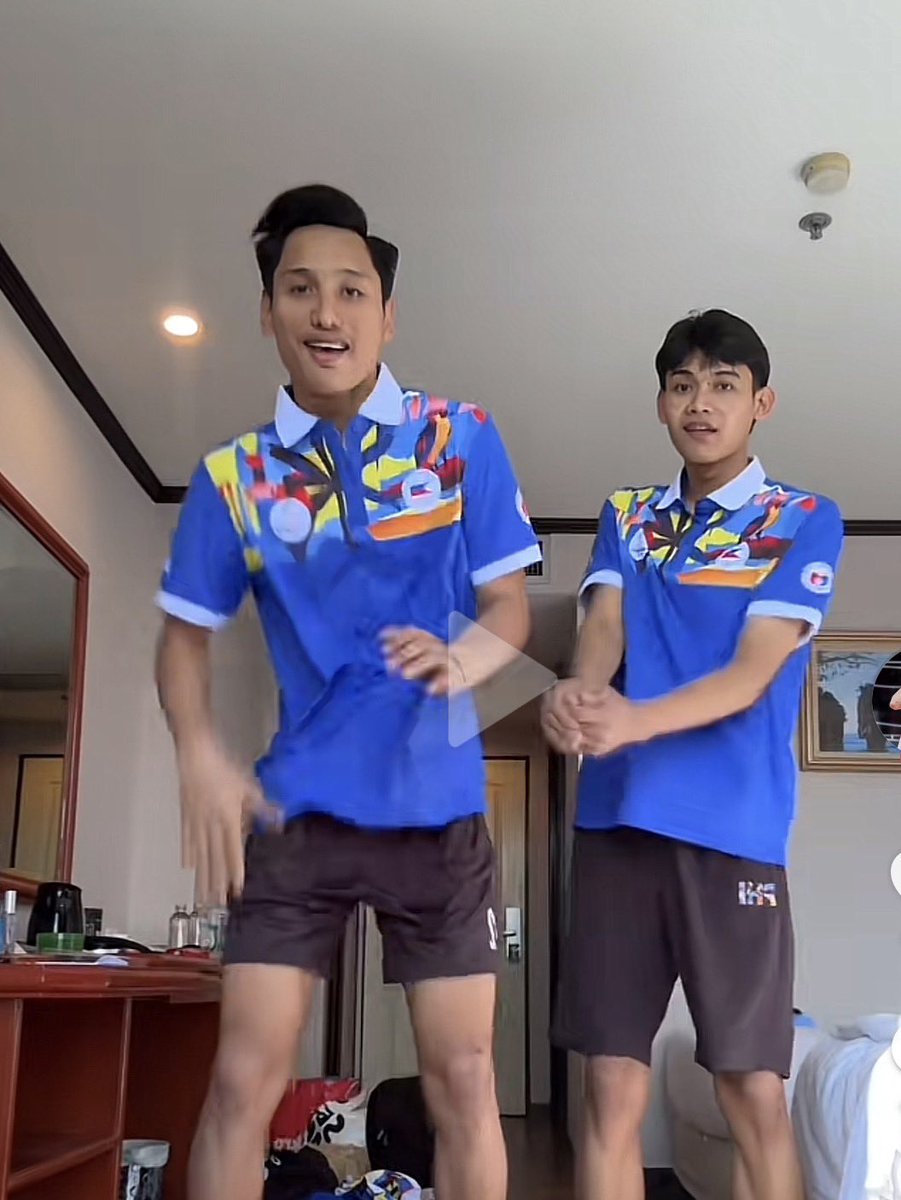 kaya ako may dalawang butas para sa 2 Muslim bwhahahhaa

I'm back bitches, your Muslim princess. 🕌 congrats Alas Pilipinas sa bronze