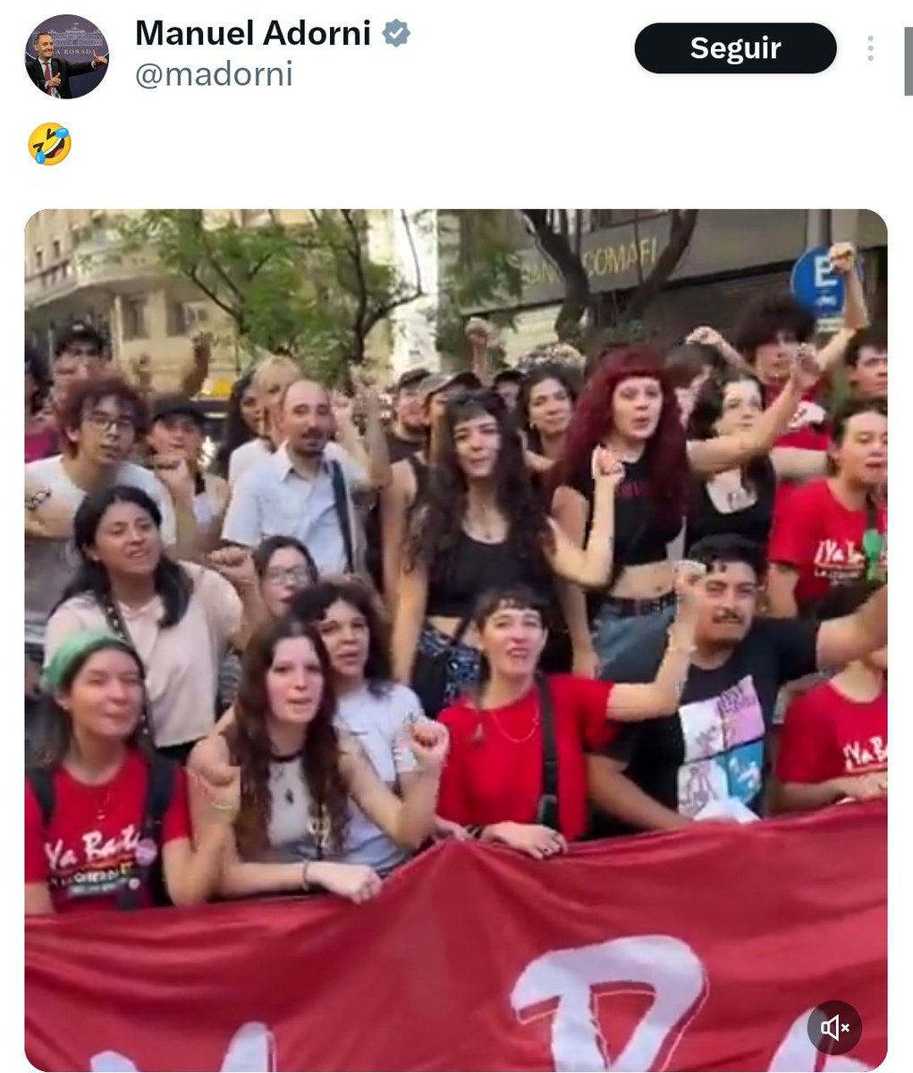 La rata de Luca Bonfante, el nepobaby que no se queda ni una sola noche en la toma de su facultad, llama "hacer el ridículo" a cantar por un paro general. Eso te pasa cuando te crees la estrellita pero tenés envidia de la agrupación más grande de Filo.

x.com/madorni/status…