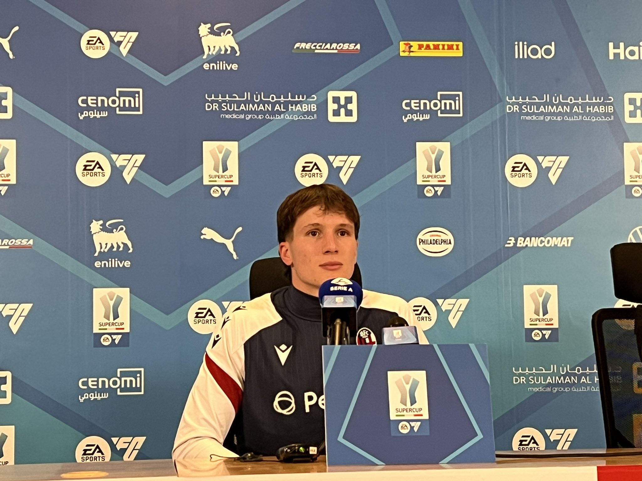 جيوفاني فابيان لاعب فريق بولونيا في المؤتمر الصحافي: -نحن مجموعة متحدة من الشباب، نعمل سوياً والتأهل للنهائي ثمار لما نقوم به. #بولونيا_إنتر_ميلان 