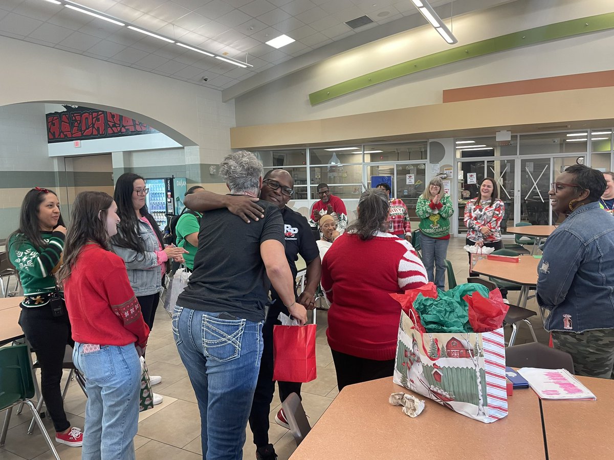 Rodeo Palms Jr. High tweet media