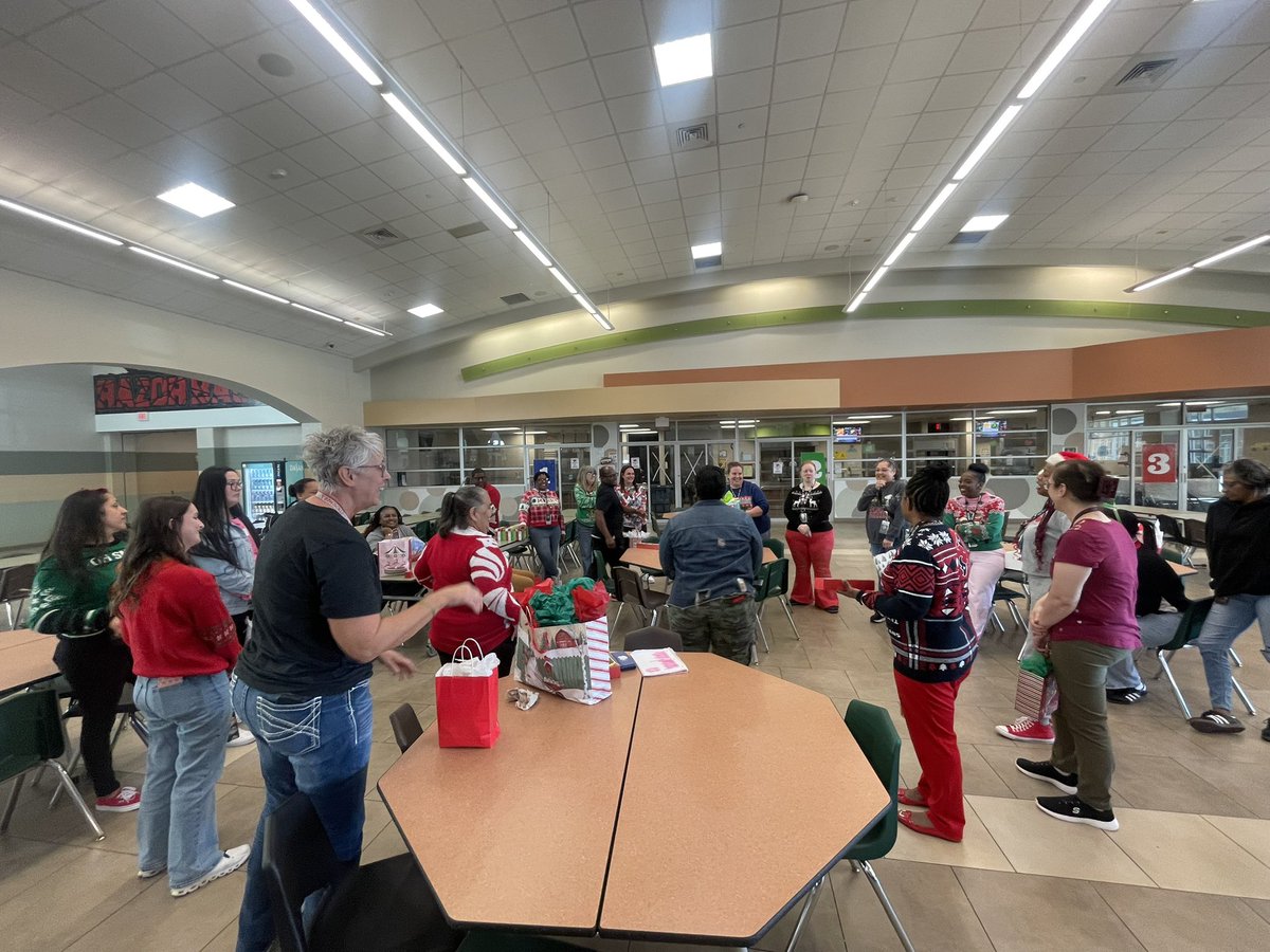 Rodeo Palms Jr. High tweet media