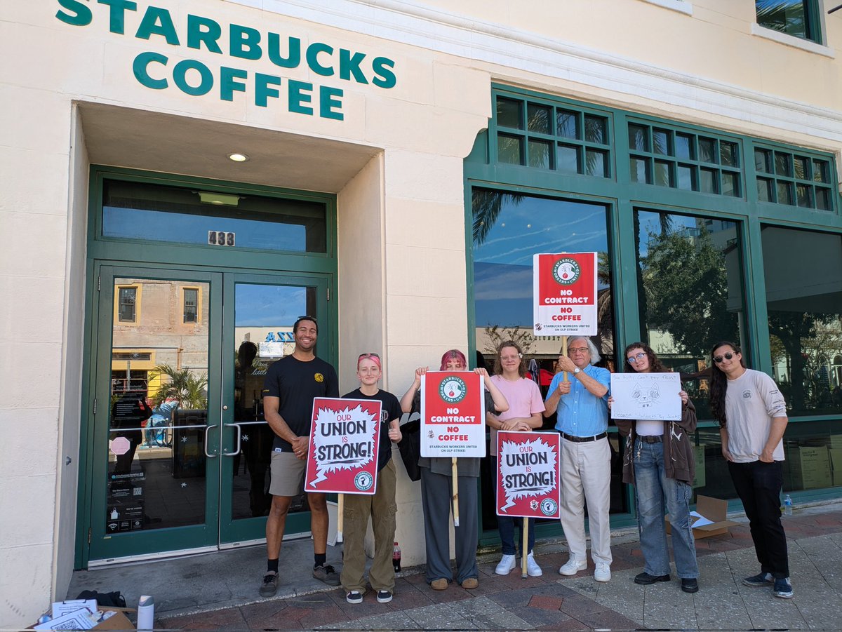 richiejfloyd's tweet image. Spent the afternoon with Starbucks Workers United in Clearwater, demanding a fair contract!