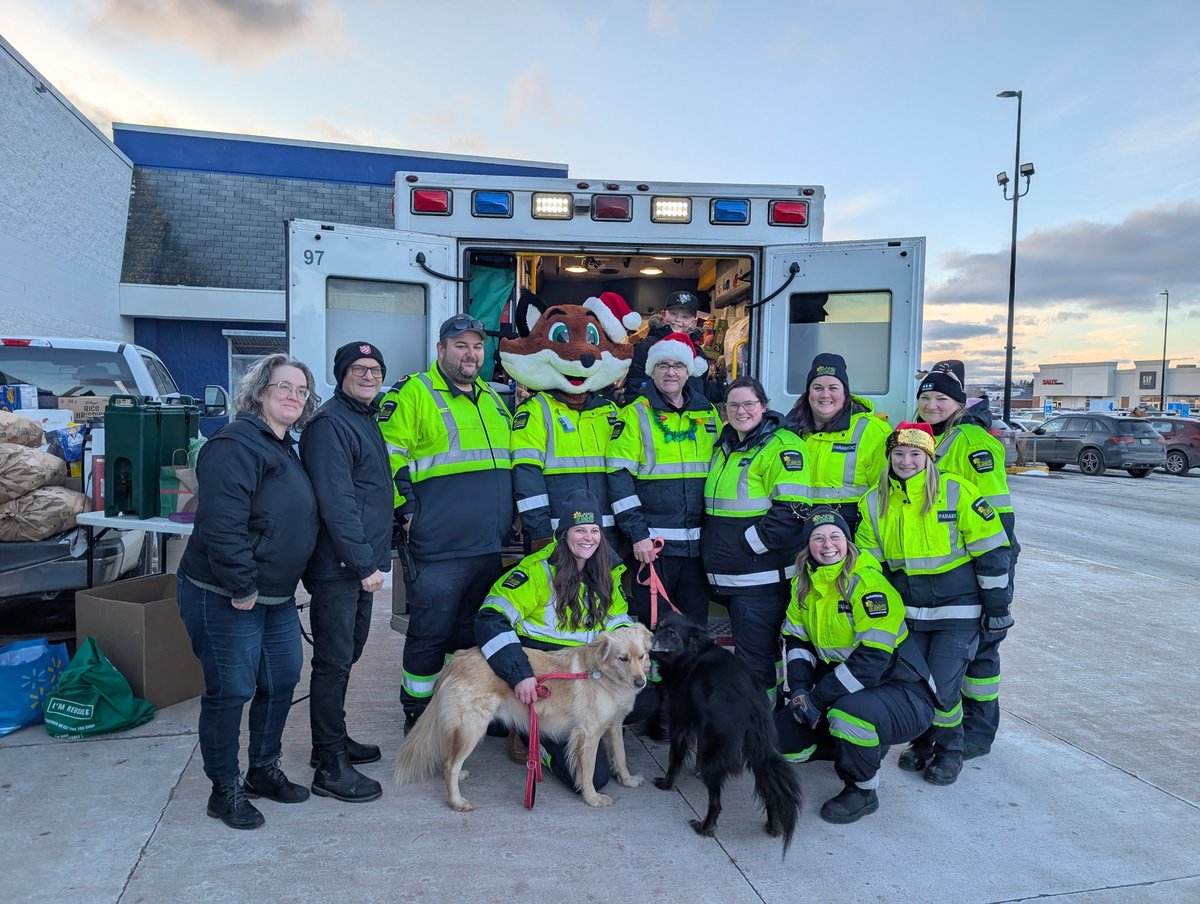 PEIMedic96's tweet photo. Another successful year of @packtheback of an ambulance.  Thank you to everyone who came out and to those who donated!! I https://t.co/8T8oyhNcw3