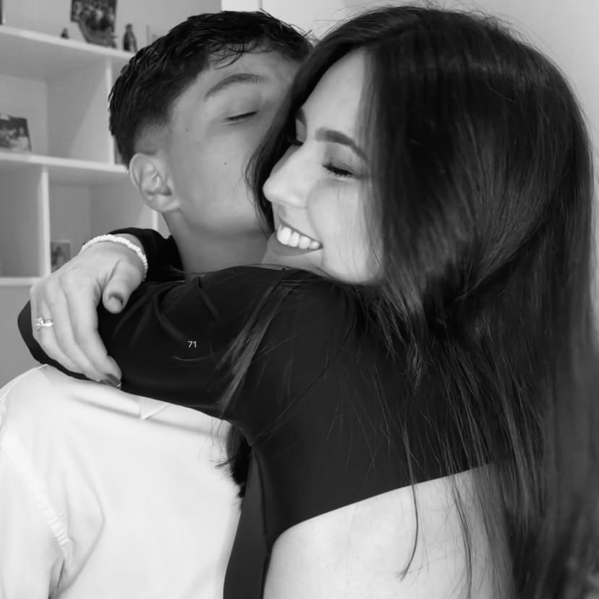 seteumds's tweet image. De: @trvxh1 
Para: @qlftrx 

" pensando que se foda o mundo, nos construímos pontes indestrutíveis, creio que ao seu lado tudo posso com você sinto coisas indescritíveis" 

nos dois contra o mundo, eu amo nós!