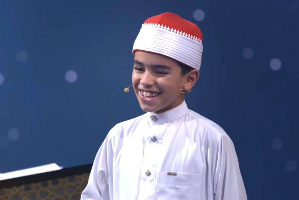 تصفيق حار من لجنة وجمهور دولة التلاوة بعد إنشاد محمد القلاجي