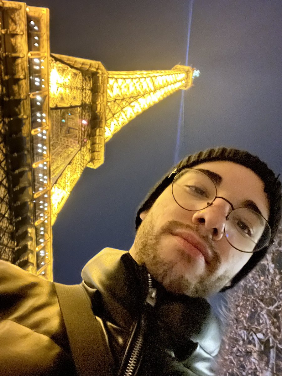 LewNvlr's tweet image. hello guys