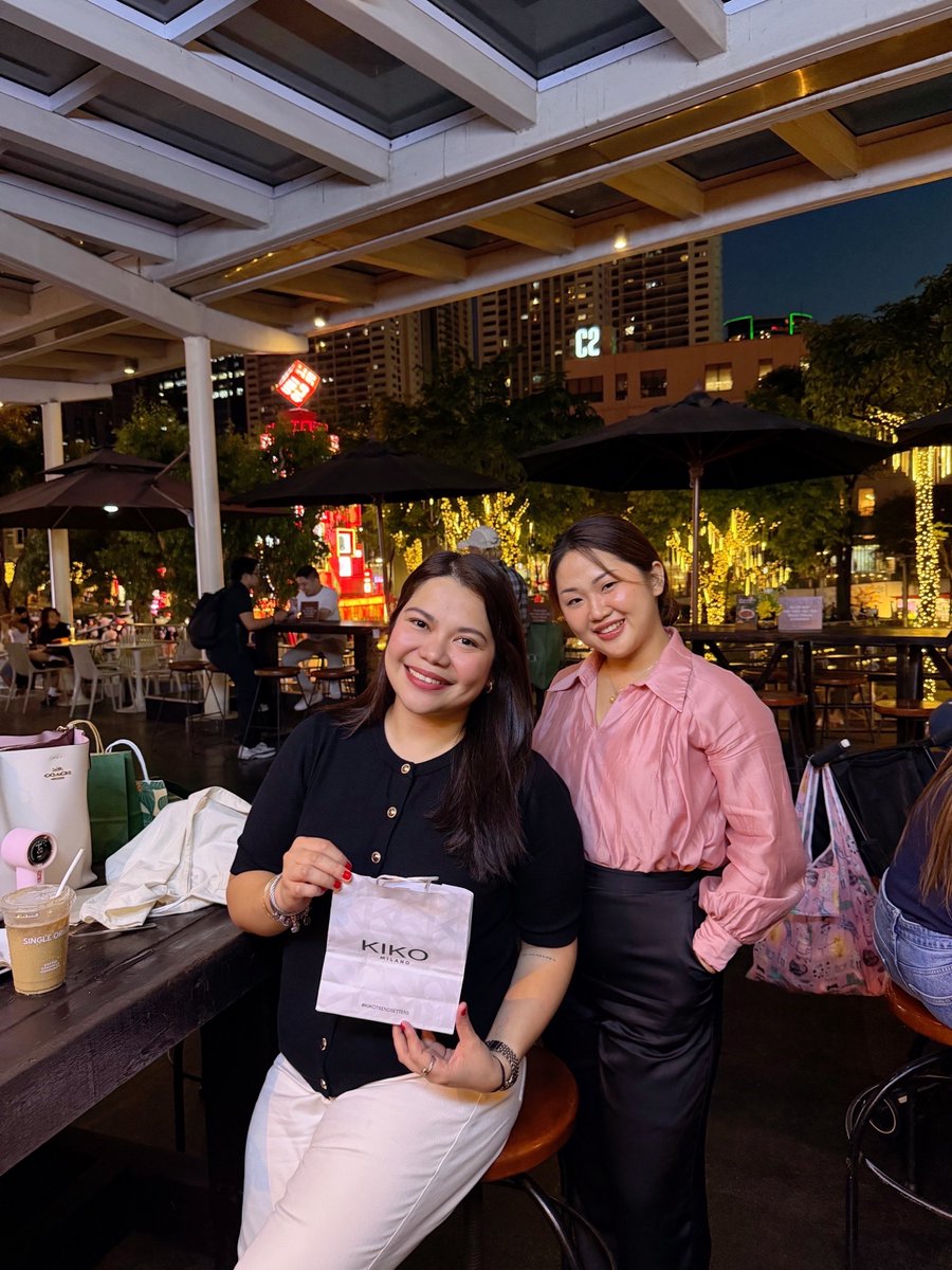 NPDigital's tweet image. Nothing beats bringing our global team together, especially around good food. 🍽️🌍

Amazing memories, great conversations, and even better company. This is what NP Digital is all about!✨

#NPDigital #HavingFun #AgencyLife #Culture