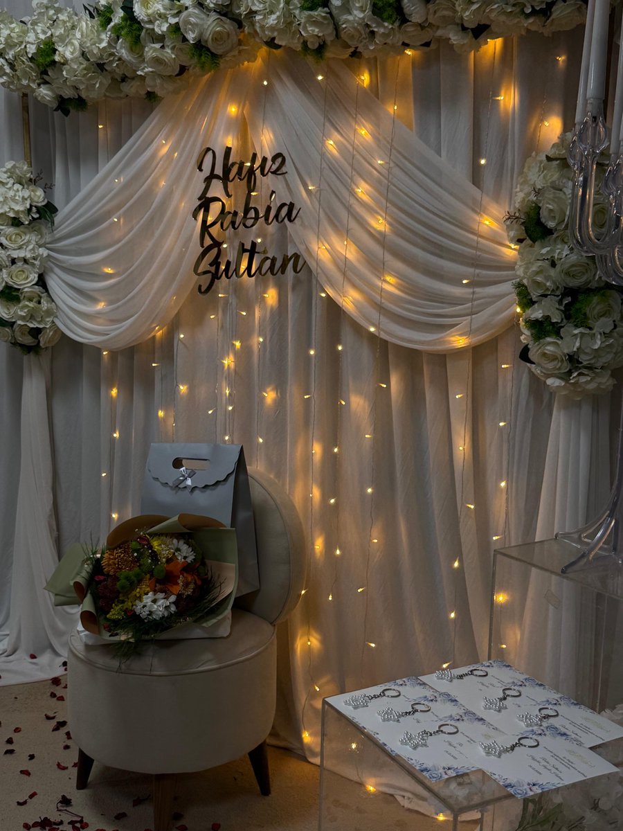 İlk hafızım…
Rabbim yüklendiğin bu ağır ve şerefli emaneti dünyada yolun, ahirette şefaatçin eylesin.🤍