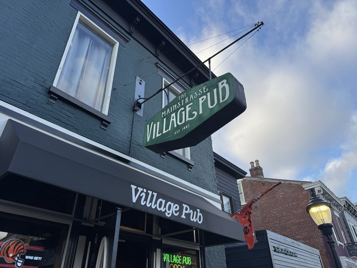 Holidive's tweet photo. At Mainstrasse Village Pub https://t.co/e6AzKHHxsk