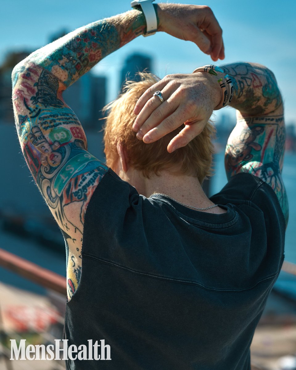 edsheeran's tweet image. Shred Sheeran is here! @MensHealthUK really gave us an early Christmas present 🎁🎄