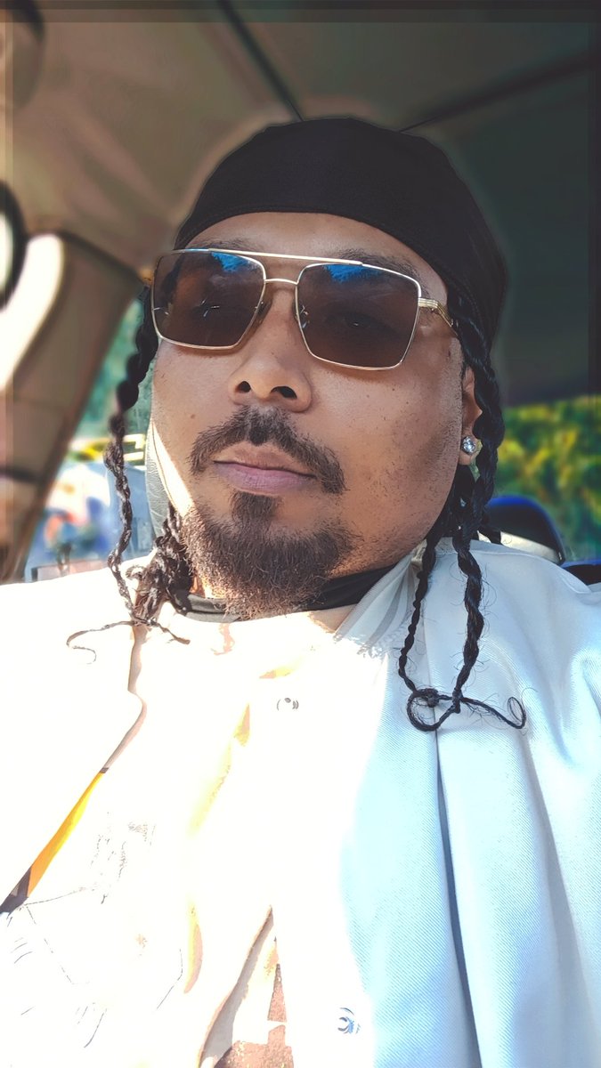 LatinGoD tweet media