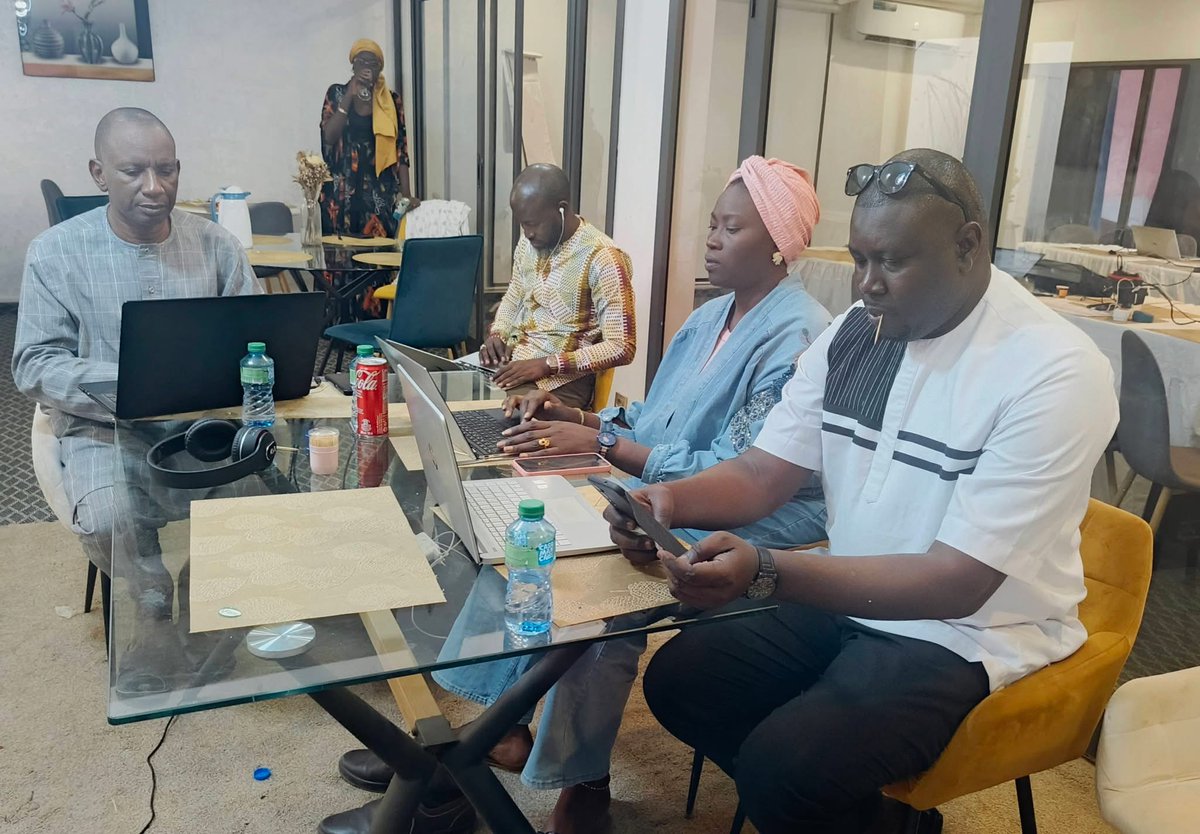 Fall_Dams's tweet image. Le Ministère de la Santé et de l’Hygiène publique (MSHP), à travers sa Cellule Genre, a organisé du 1er au 5 décembre 2025 un atelier stratégique consacré au rôle des Acteurs communautaires de santé. L’initiative a été organisée avec l’appui de Financing Alliance for Health.