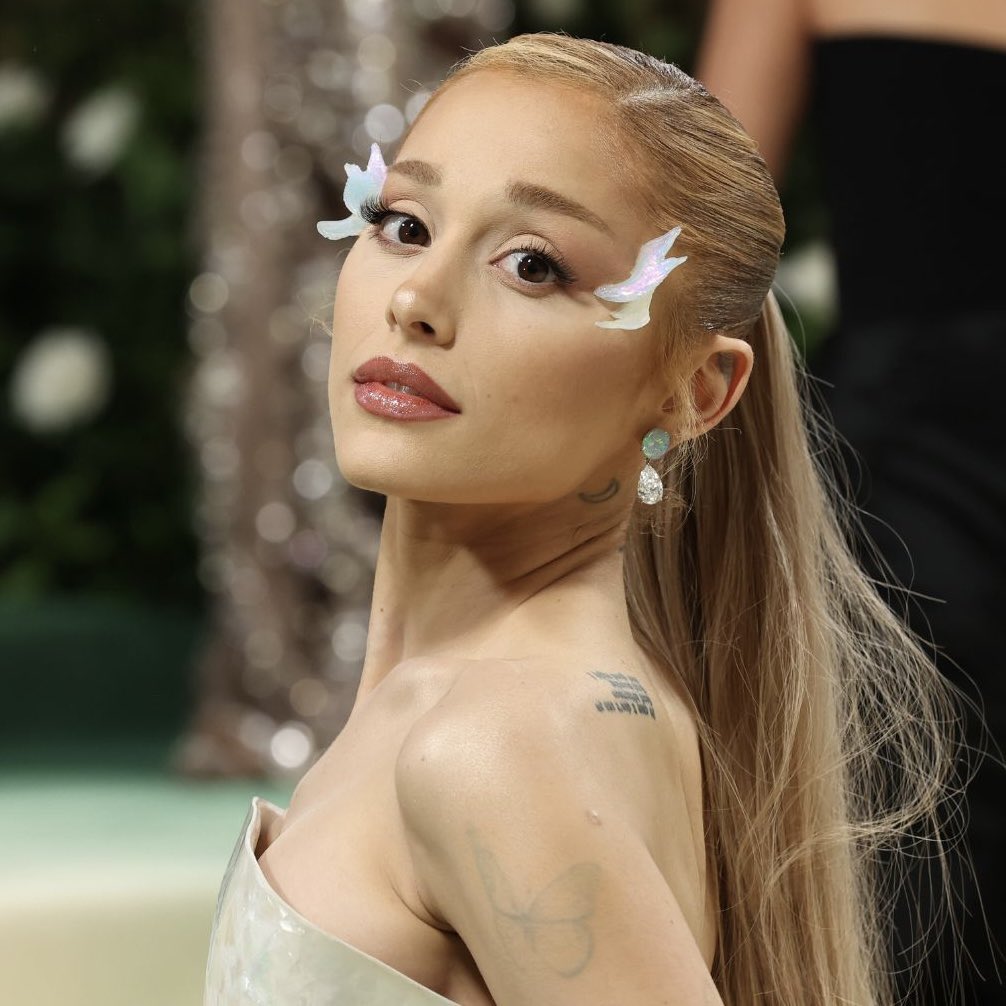 Ariana Grande says “F*ck the streets” 👀