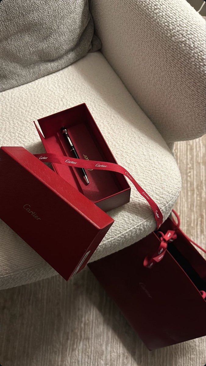 rr2e's tweet image. Happy weekend 💫