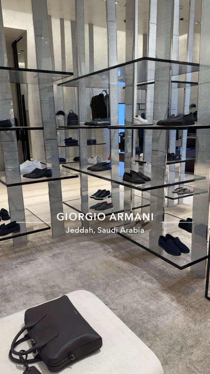 rr2e's tweet image. Happy weekend 💫