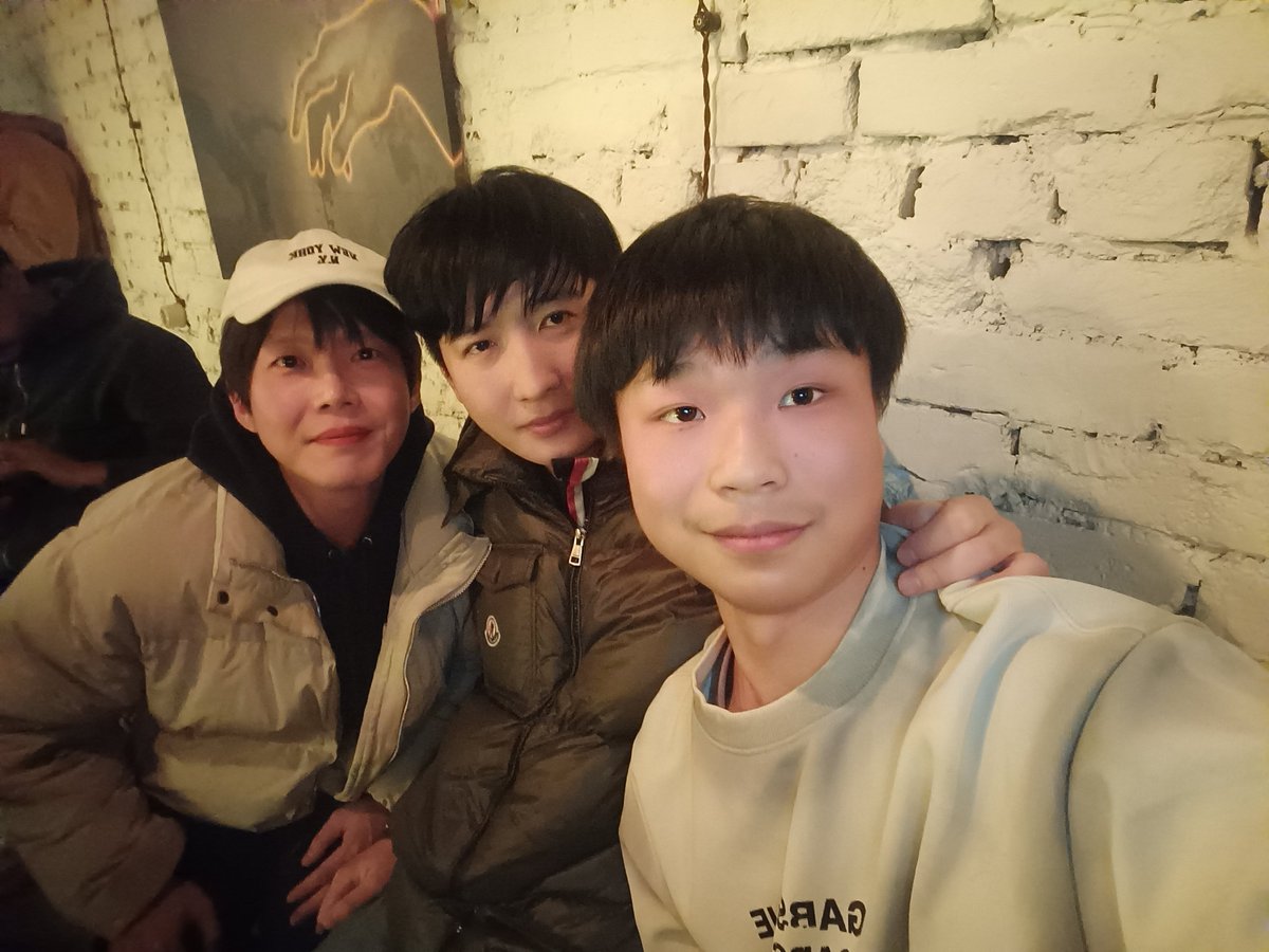 WBG/Essence_x c c tweet media