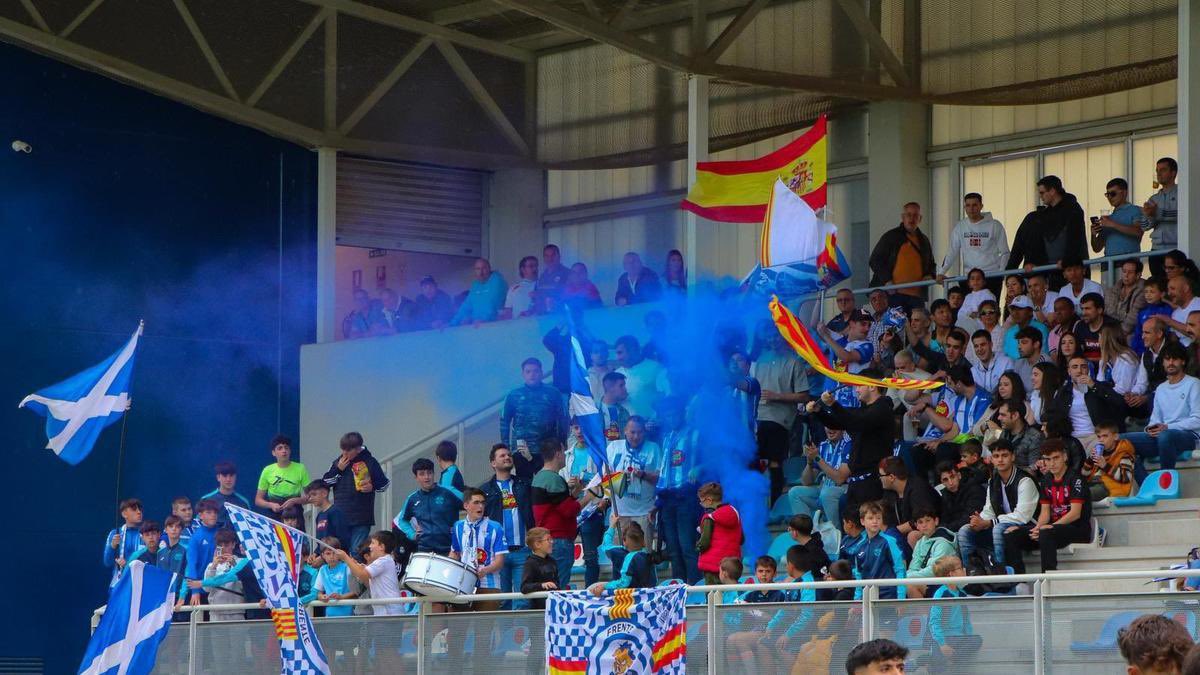 Mañana… #TodosALuchán ‼️

👉Cada socio de la SD Ejea podrá retirar dos entradas por 10€ cada una🔥

Llenemos las gradas de nuestro estadio para despedir el 2025 por todo lo alto💙

#EjeaTudelano #EstoesLuchán💙