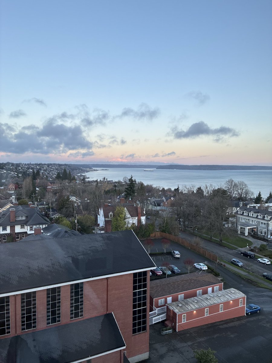 Some personal news: It's my first week as a service journalism reporter at <a href="/thenewstribune/">Tacoma News Tribune</a> in Tacoma, WA! I'll be focused on restaurant and businesses news. 

So excited to cover this beautiful city! 

Send me tips at minnie.stephenson@thenewstribune.com