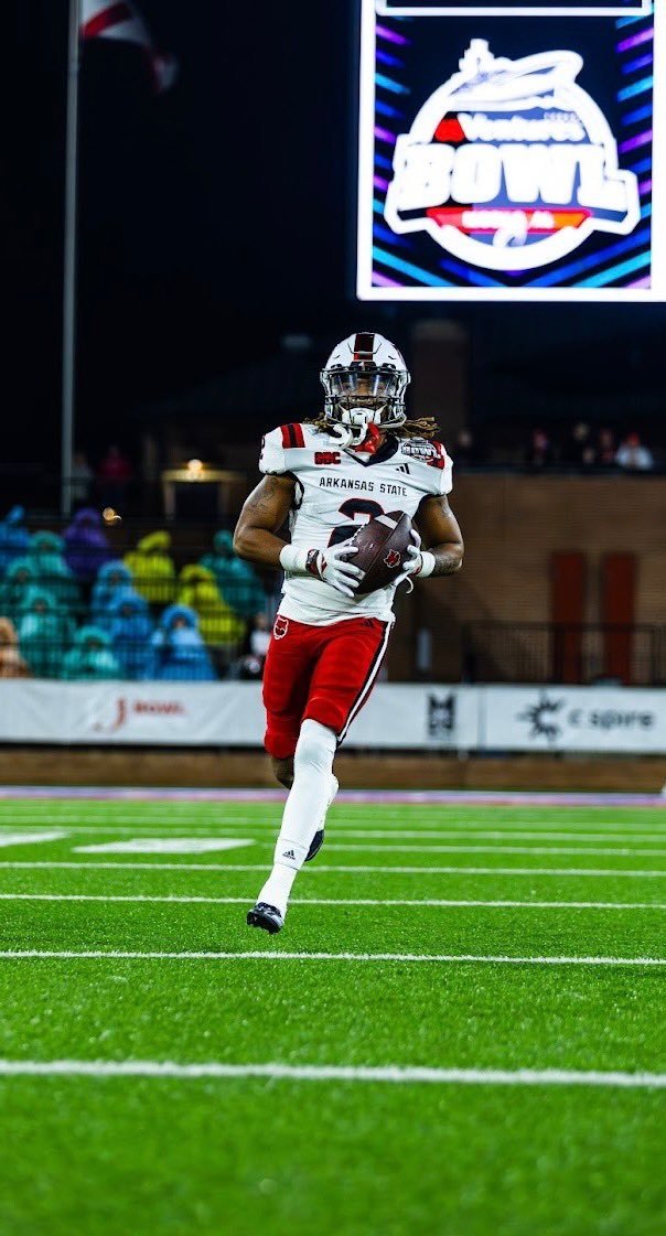 TransferPortal's tweet photo. Arkansas State RB Ja’Quez Cross is entering the transfer portal, his rep @ParkerSt_Pierre tells @PeteNakos. 

The preseason All-Sun Belt selection is a former Purdue transfer. Has 1,509 career rushing yards and 10 TDs, along with 48 career kick returns for 1,159 yards.

https://t.co/ygmPXyjHG6