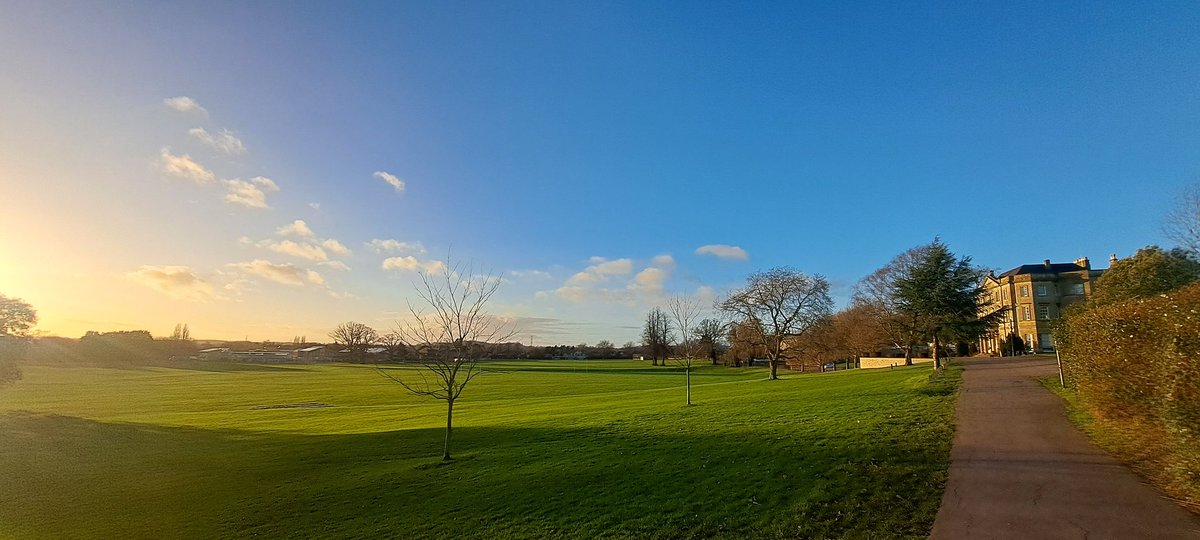 Hardenhuish Library tweet media