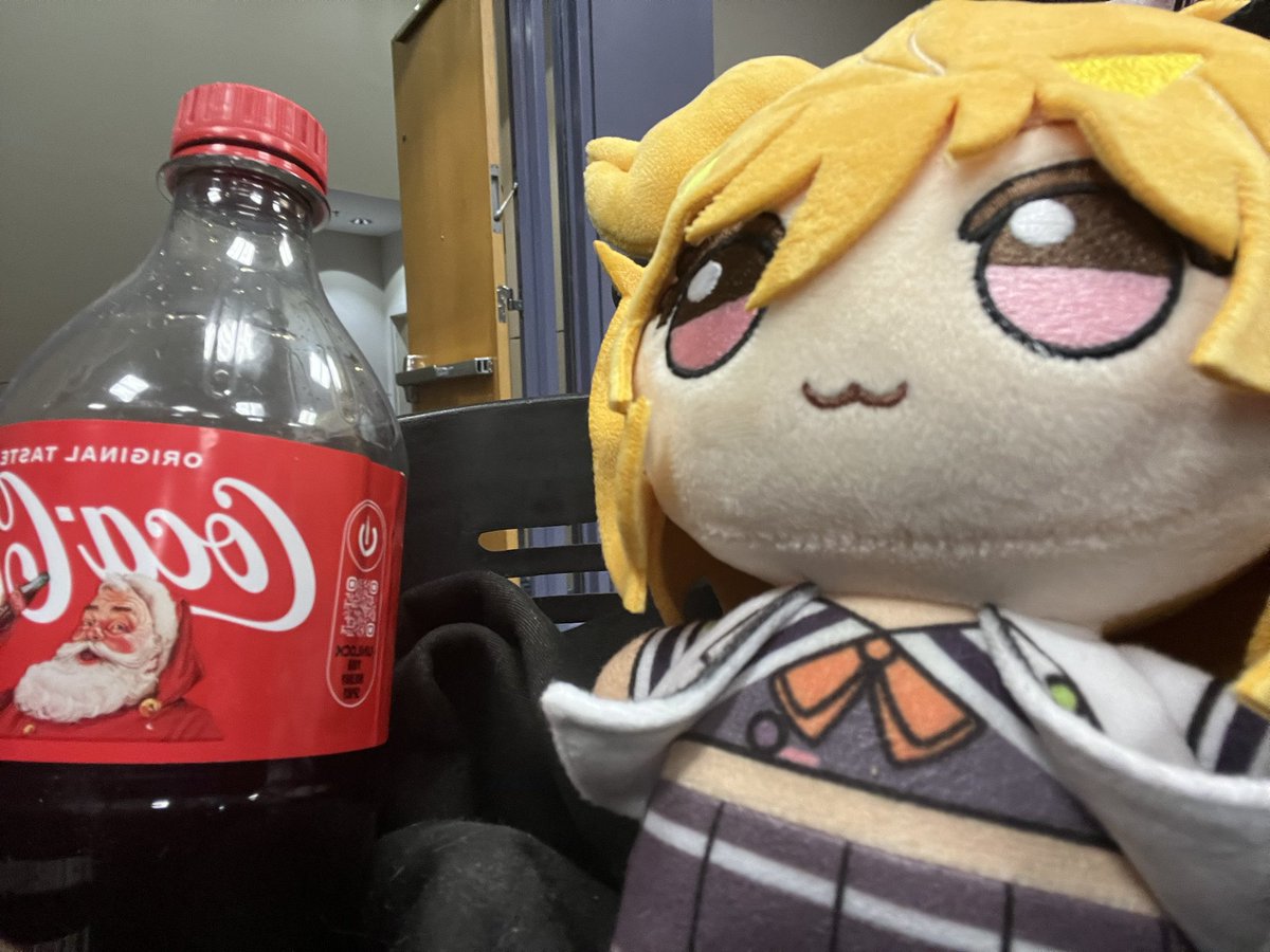 Meine Mama hat einfach erlaubt dass ich cola trinken darf! Wie cool ist dass bitte? Ich zocke fortnite..und trinke cola! YIPEEEEEE!