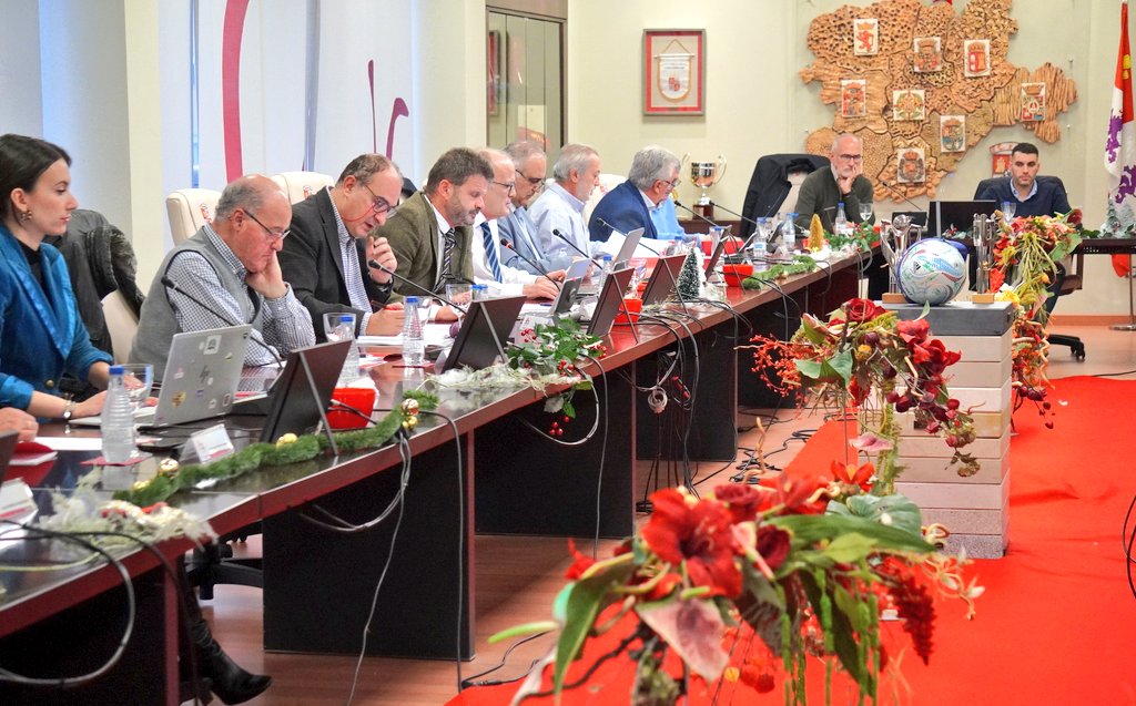 Última reunión de Junta Directiva <a href="/FCyLF/">RFCYLF</a> en formato semipresencial y carácter ordinario para cerrar el año 2025 ⚽️