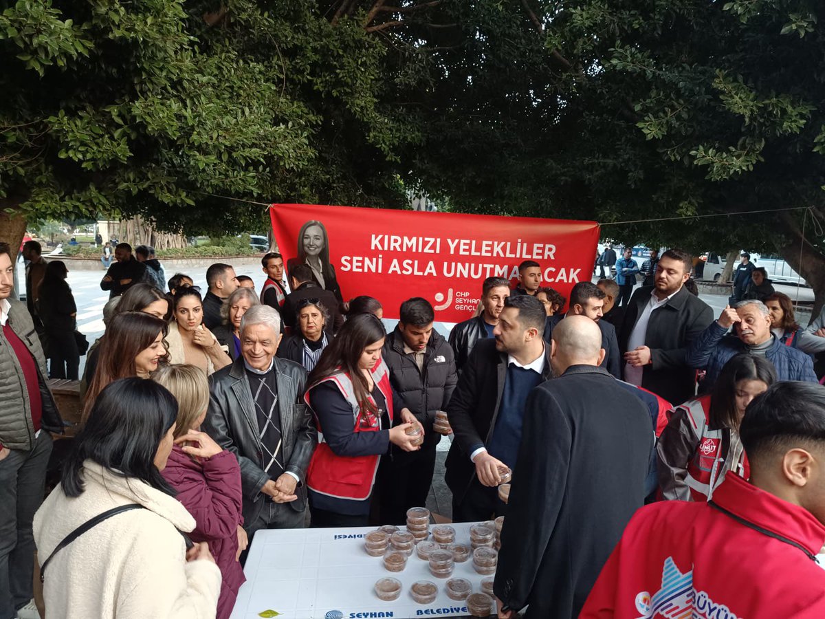 Bugün İnönü Parkı’nda, Seyhan Gençlik Örgütü olarak; gençlik kollarımızdan yetişmiş, Kırmızı Yeleklilerin neferi, Manisa/Şehzadeler Belediye Başkanımız merhume Gülşah Durbay’ı rahmetle andık. Mücadelesini, emeğini ve gençlere bıraktığı sorumluluğu unutmadık, unutturmayacağız. İ
