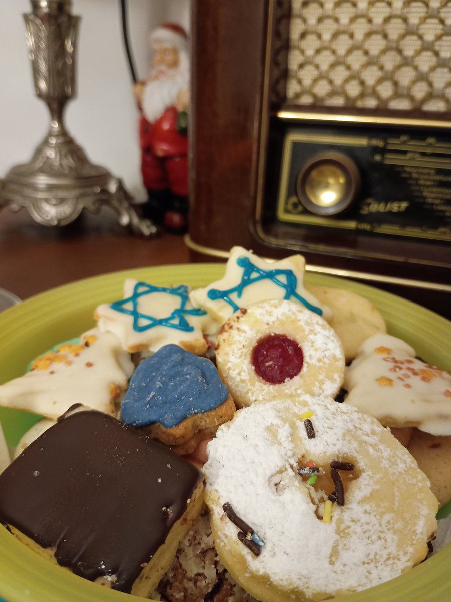 #weihnukka Dank <a href="/Ninotschka_/">Ninotschka 💙💛 Schutzheilige der Furien</a> 🫶