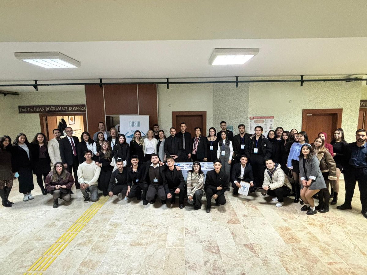 LiderlikK's tweet photo. 18 Aralık Sağlık İdarecileri Günü kapsamında Başkent Üniversitesi’nin düzenlediği “Hekim Perspektifinden Sağlık Yönetimi” konferansına bölümümüz öğrencileri olarak katıldık ve alanında uzman isimleri dinleme fırsatı bulduk.

#18Aralık #SağlıkİdarecileriGünü #BaşkentÜniversitesi https://t.co/MW4UclwjCF