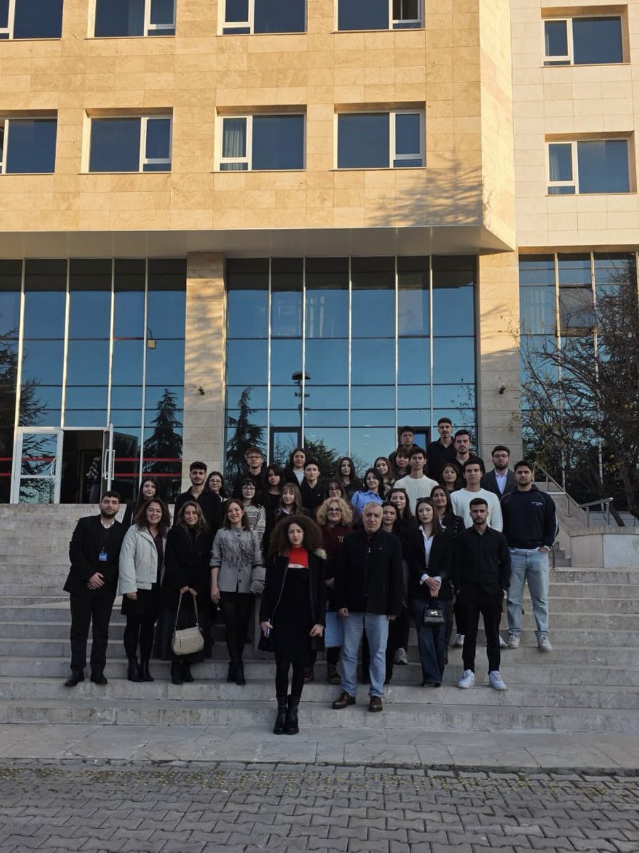 LiderlikK's tweet photo. 18 Aralık Sağlık İdarecileri Günü kapsamında Başkent Üniversitesi’nin düzenlediği “Hekim Perspektifinden Sağlık Yönetimi” konferansına bölümümüz öğrencileri olarak katıldık ve alanında uzman isimleri dinleme fırsatı bulduk.

#18Aralık #SağlıkİdarecileriGünü #BaşkentÜniversitesi https://t.co/MW4UclwjCF