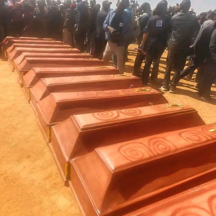 IconHelp1's tweet image. Burial today of 12 people massacred (ranging from 10-50 years old) on December 16, 2025 in the Fan district of Barkin Ladi LGA of Plateau State #SilentSlaughter