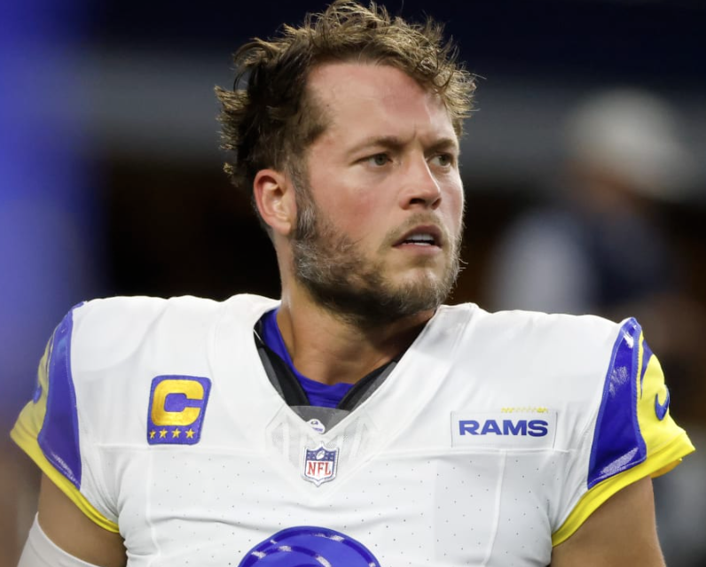 NFL_DovKleiman's tweet image. Historic: Rams QB Matthew Stafford now has 10 seasons of 4,000+ passing yards after last night. 

He's tied for 5th all-time with Aaron Rodgers &amp;amp; Matt Ryan.

One of the greatest QBs we've ever seen.
