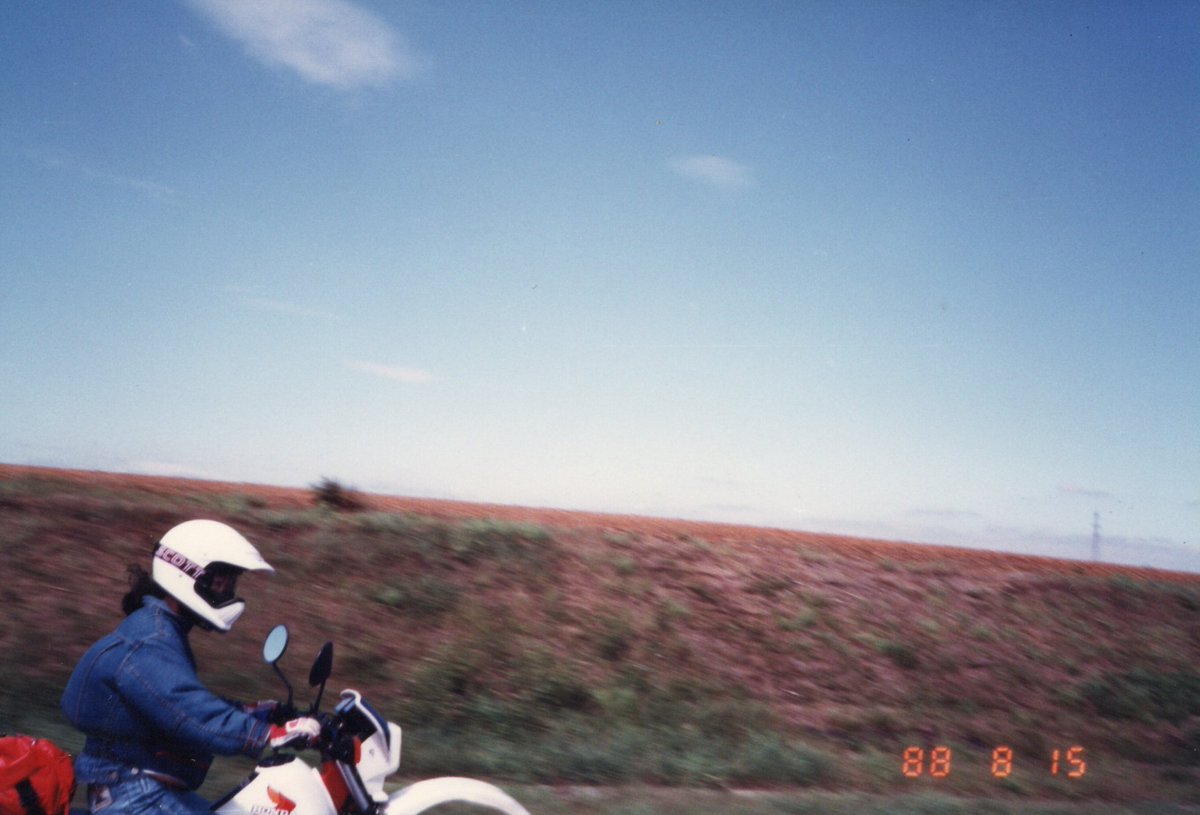nurakani's tweet photo. #国道12号線 #XL125R #枝幸ゆき #1988年8月15日
　どなたかこのXL125Rの方���ご存知ありませんか？1988年8月15日、札幌から滝川あたりまでR12を並走して、信号で止まるたびに世間話していました。枝幸までソロでゆくとおっしゃっていました。私は富良野が目的地でしたので、滝川辺りでお別れしました。 https://t.co/1wxFBty9Zu