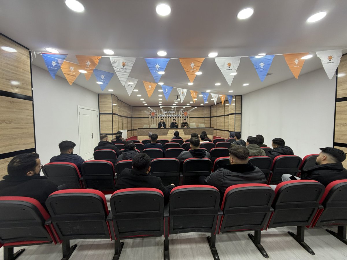 📍 İL BAŞKANLIĞI

Gençlik Kolları Başkanımız Sn. @h_ibrahimselcuk başkanlığında, haftalık olağan yönetim ve yürütme kurulu toplantımızı gerçekleştirdik.