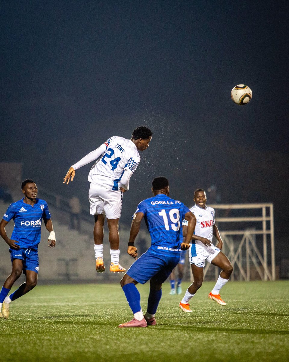 rayon_sports's tweet photo. #RPL || #GORRAY
41’
Great build-up from KITOGA, powerful shot by NDIKUMANA, BAGAYOGO finishes, but it’s ruled out for offside
Gorilla FC 1-1 Rayon Sports https://t.co/AUueQ1o2w1