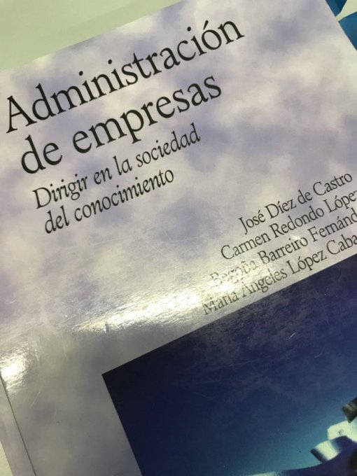 CompOrgADE's tweet photo. Recordeu que al CRAI teniu disponible el manual recomanat com a bibliografia bàsica per preparar els continguts assignatura #CompOrg25 https://t.co/zbeFLdHuAN