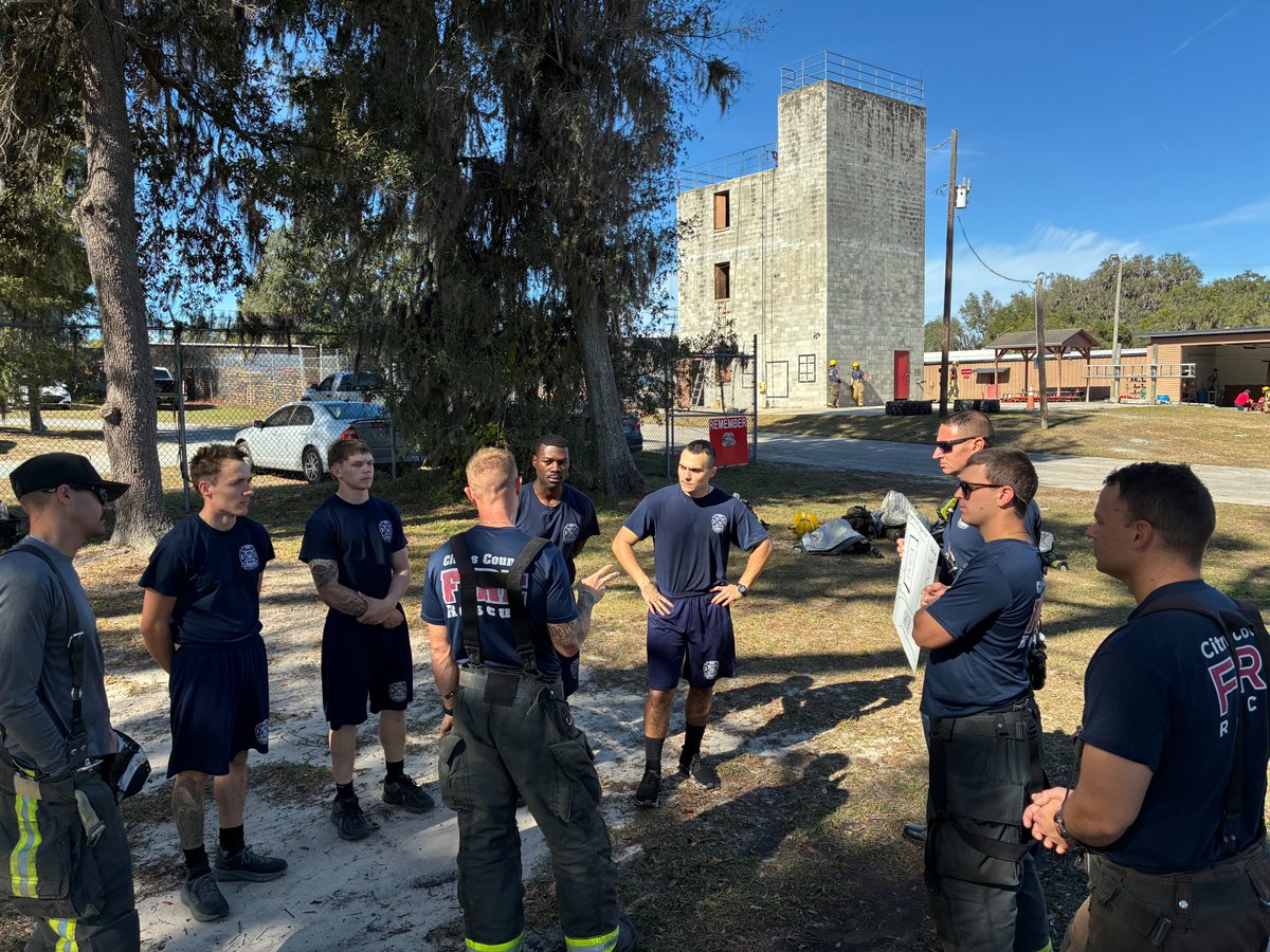 🔥 Fire Chief Craig Stevens led a Live Fire Training Instructor course this week, ensuring our team can deliver safe, NFPA-compliant training. Classroom + hands-on = 🔥💪 #CCFR #TrainingMatters #NFPA1403 #LeadershipInAction