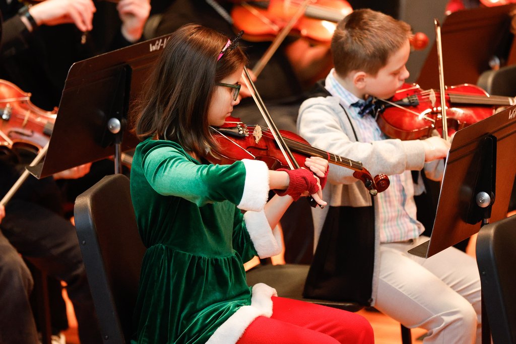 BinghamtonCSD's tweet photo. 🎻 | Walking in a Wilson Wonderland! See all the photos from Woodrow Wilson's Winter Concert ➡️ https://t.co/EkDEitvcFg #BPatriotProud #PerformLikeAPatriot https://t.co/uLZUTktnZY