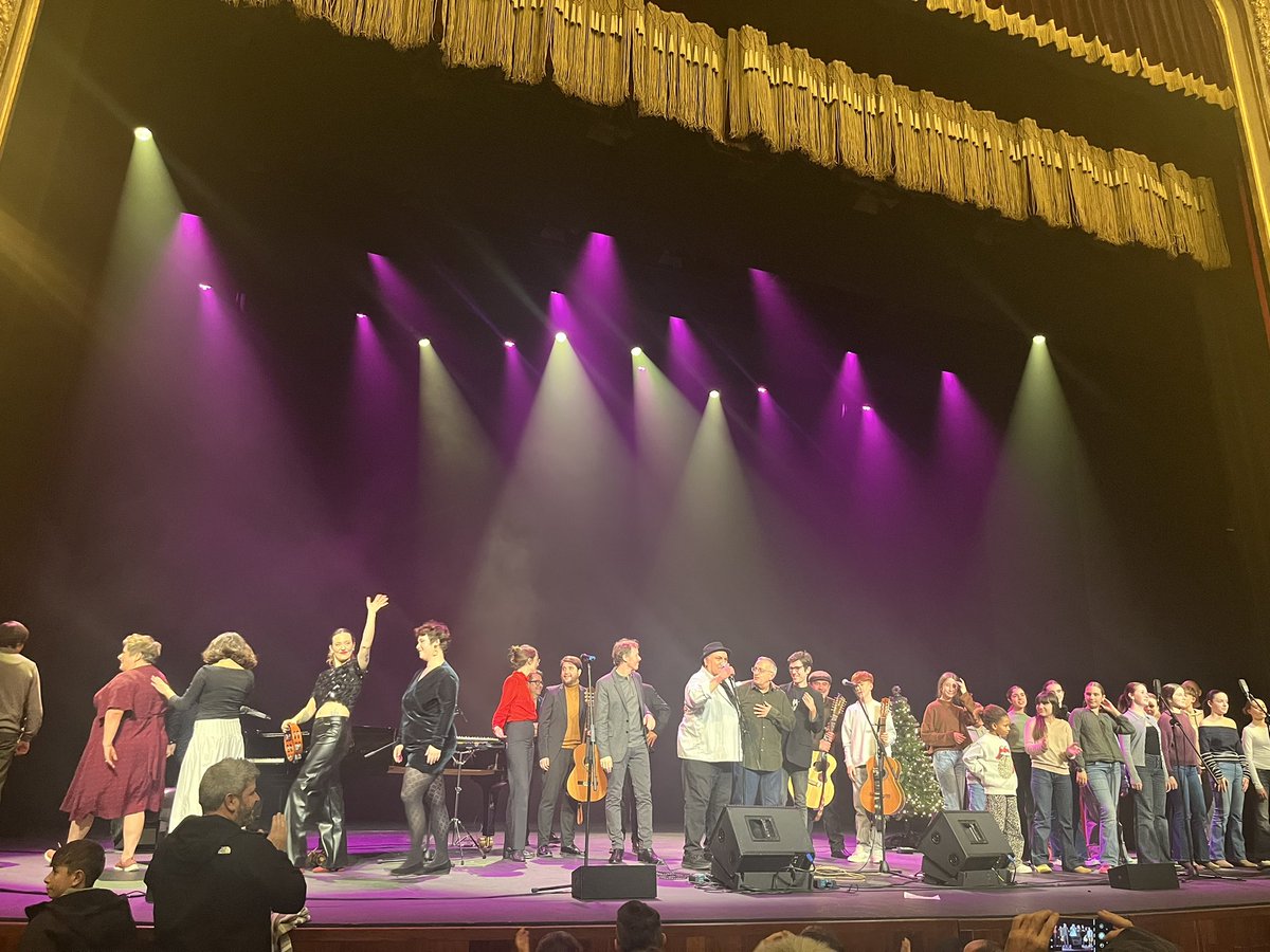 zigore2001's tweet image. Zein ederra atzo @VEAntzokia-n izan genuen DMO-ren gabonetako musika-emanaldia.
@raldarondo , @jrsenperena y el resto de participantes nos regalaron uno de esos recuerdos difíciles de olvidar. Deleite musical, risas, lágrimas y demás emociones para todos los gustos. Zorionak!
🎄