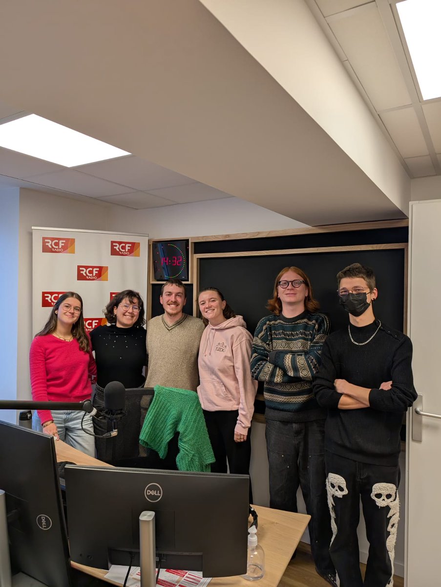 Si vous avez raté le direct de Microcité à 14h, c'est par ici pour réécouter l'émission !

rcf.fr/actualite/micr…

Nous on prend un peu de vacances, mais on se retrouve le 30 janvier prochain pour la prochaine ☀️ et on vous souhaite de bonnes fêtes de fin d'année 🎄