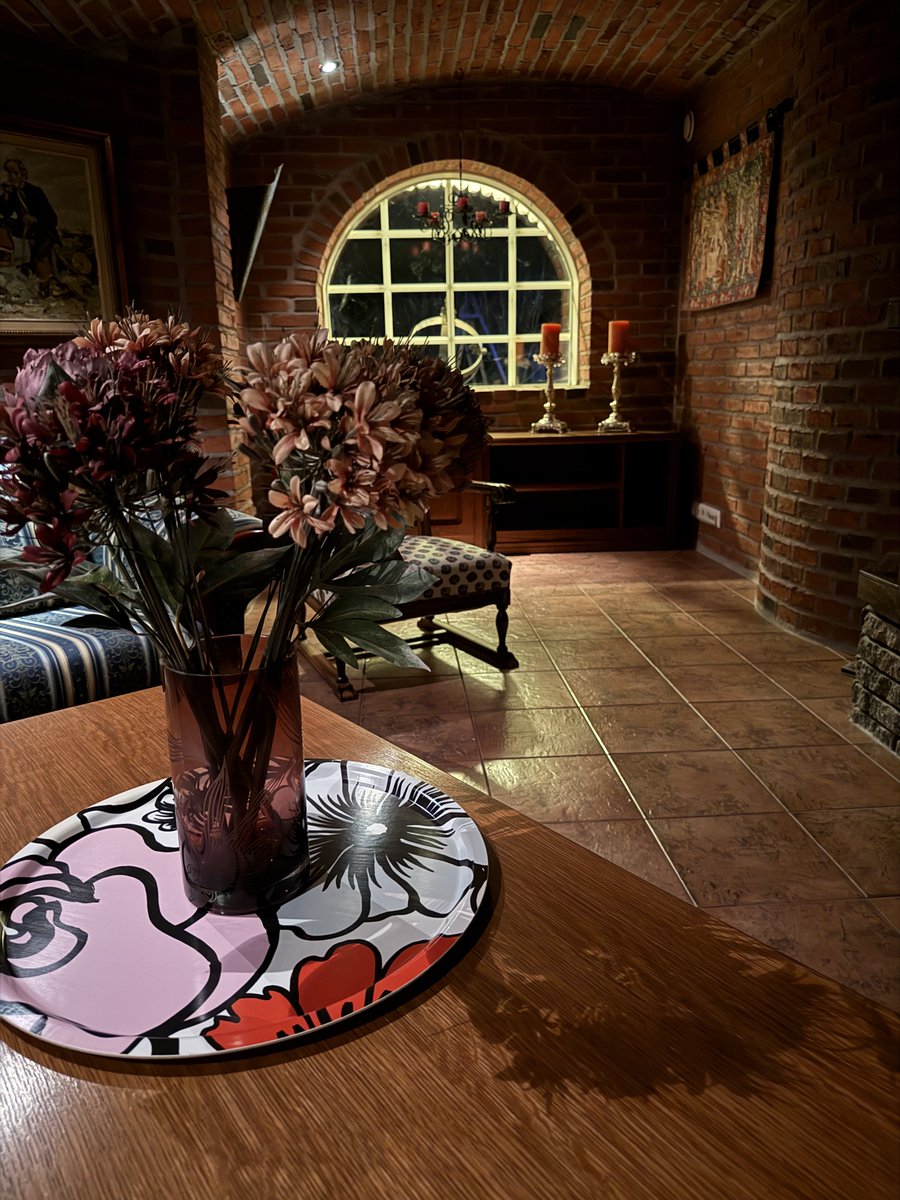 Rauhoituksen aika. Perjantaisauna ja pötköttely.